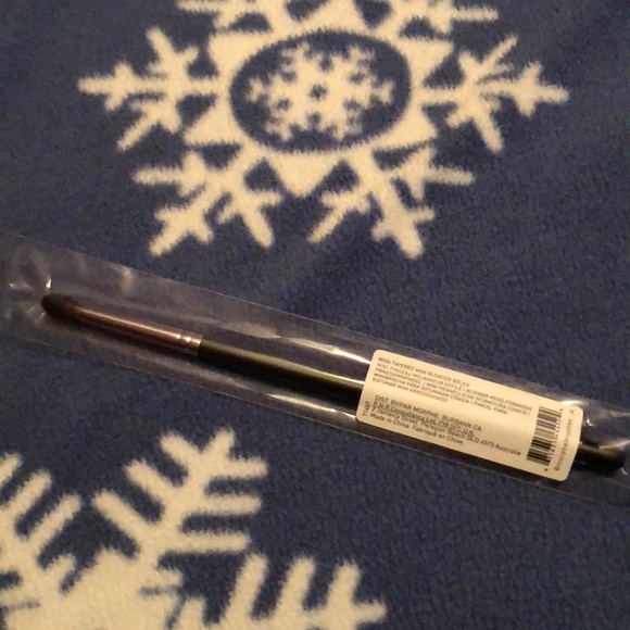 BN Morphe M506 Tapered Mini Blender Brush - Picture 1 of 3